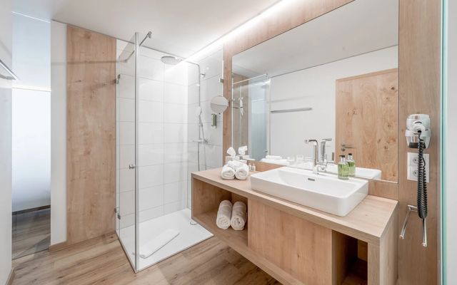 Doppelzimmer Lünersee image 7 - Alpenhotel Zimba