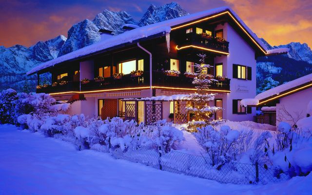 Wintertraum in weiß auf der Zugspitze image 2 - Gästehaus Ferienhaus Marianne 