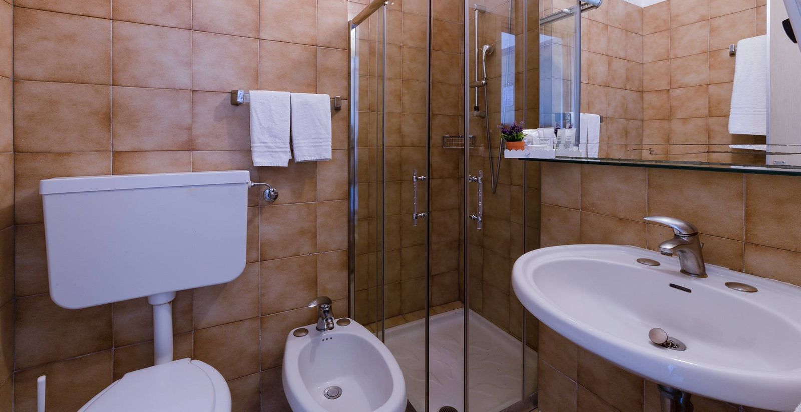 Doppelzimmer Classic image 4 - EurHotel 