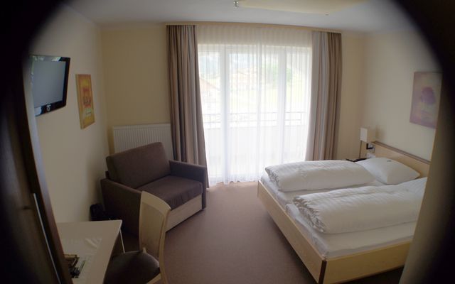 Dreibettzimmer image 2 - Hotel Sonneck