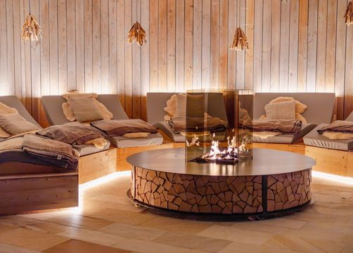 Biohotel Retter Wellnessbereich Feuerstelle - RETTER BIO-NATUR-RESORT