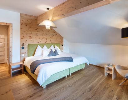 ALMGUT Mountain Wellness Hotel: Swiss stone pine suite
