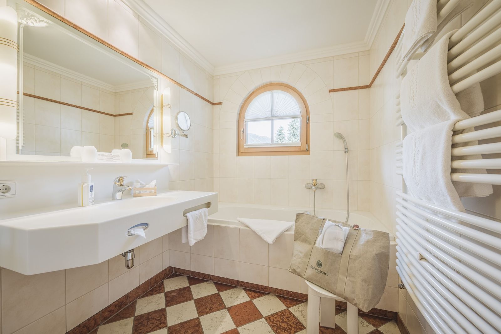 Familienzimmer de Luxe mit Balkon image 7 - Hotel Gaspingerhof