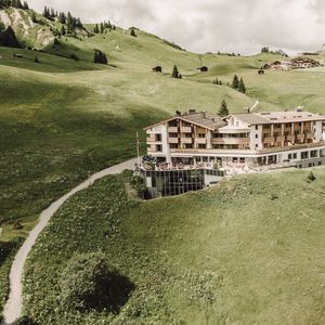 Hotel Goldener Berg - Your Mountain Selfcare Resort-image-4