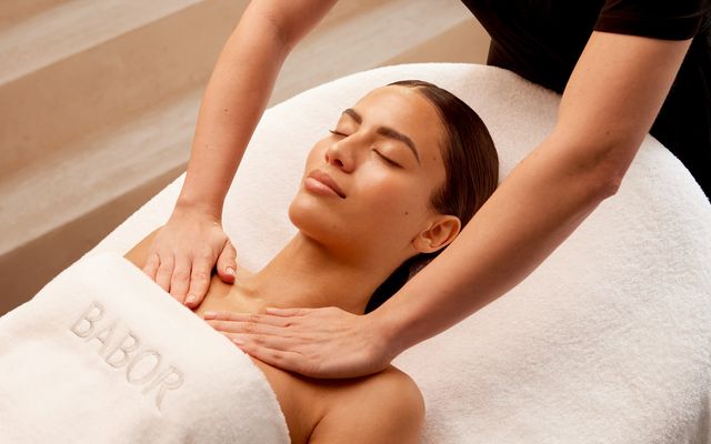 Aromaöl-Ganzkörpermassage - Königshof Hotel Resort Oberstaufen