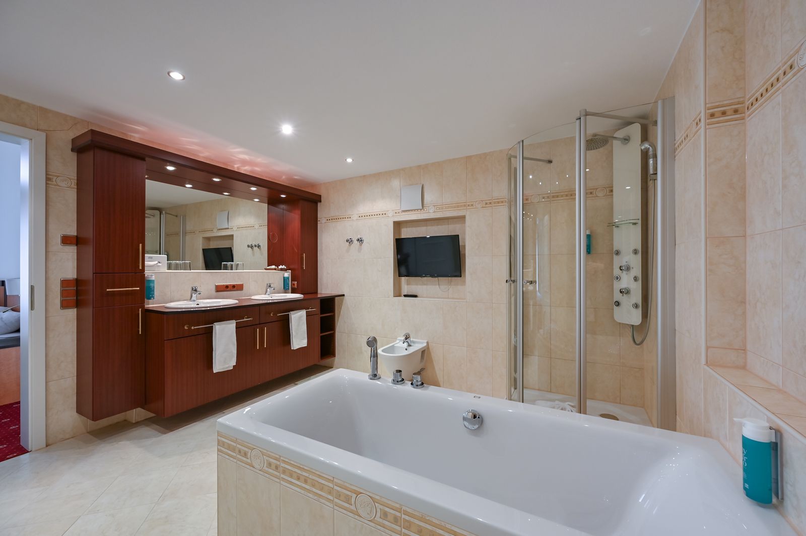 Panoramasuite image 4 - Königshof Hotel Resort Oberstaufen