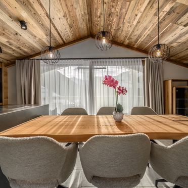 Esstisch, Chalet Black Stone, Sölden, Tirol, Österreich
