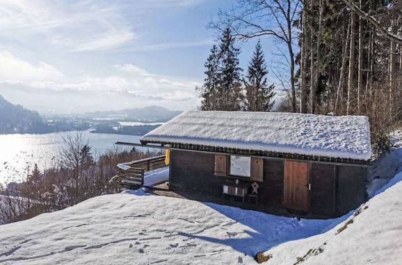 Außen Winter 23 - Hauptbild, Hütte am Waldrand, Ossiacher See, Kärnten, Kärnten, Österreich