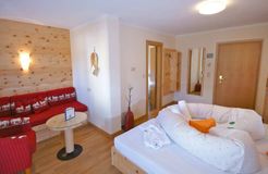 Camera doppia con balcone (2/7) - Familien- und Naturhotel Darrehof