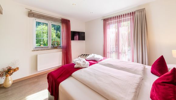 "Tannhäuser comfort suite" with castle view room image #1