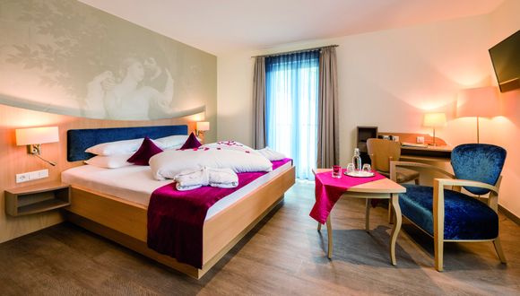 Romantic double room "Tristan & Isolde" room image #4