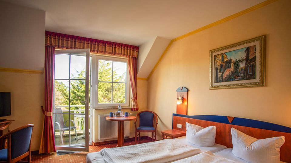 Classic Double Room with Sea-View Balcony (Classic) – View 1