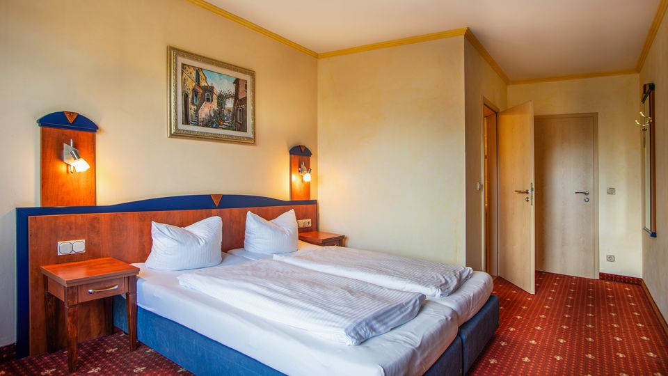 Classic Double Room with Sea-View Balcony (Classic) – View 3