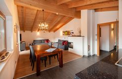 BIO HOTEL Naturapartments Alpbach:  Genügend Platz für gesellige Abende - Naturapartments Alpbach, Alpbach, Tirol, Österreich