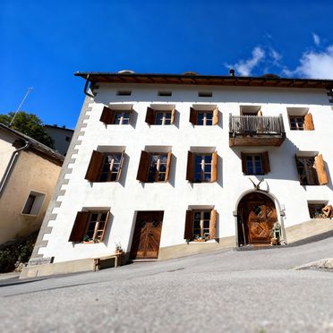 Sommer, Chasa Sentima, Sent, Graubünden, Schweiz