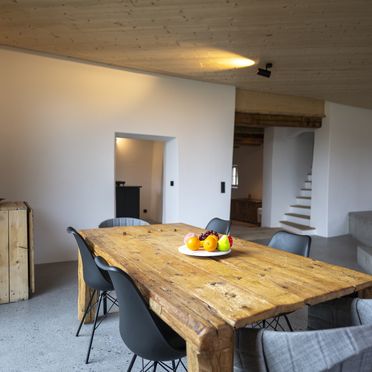 Esstisch, Chasa Chaposch, Tarasp, Graubünden, Schweiz