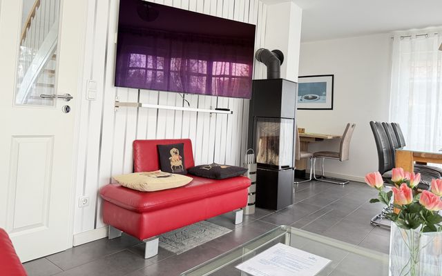 Wohnzimmer mit Kamin