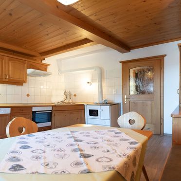 Küche mit Esstisch, ZuHaus Gruab, Wildschönau, Tirol, Österreich