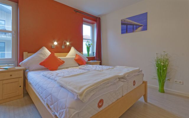 Schlafzimmer mit Doppelbett